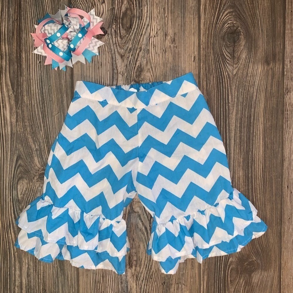 Chevron Ruffle Bottom Shorts